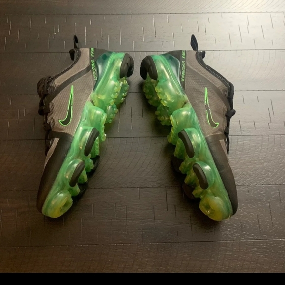 Nike 4.5 Air VaporMax Scream Green Shoes - Picture 7 of 11